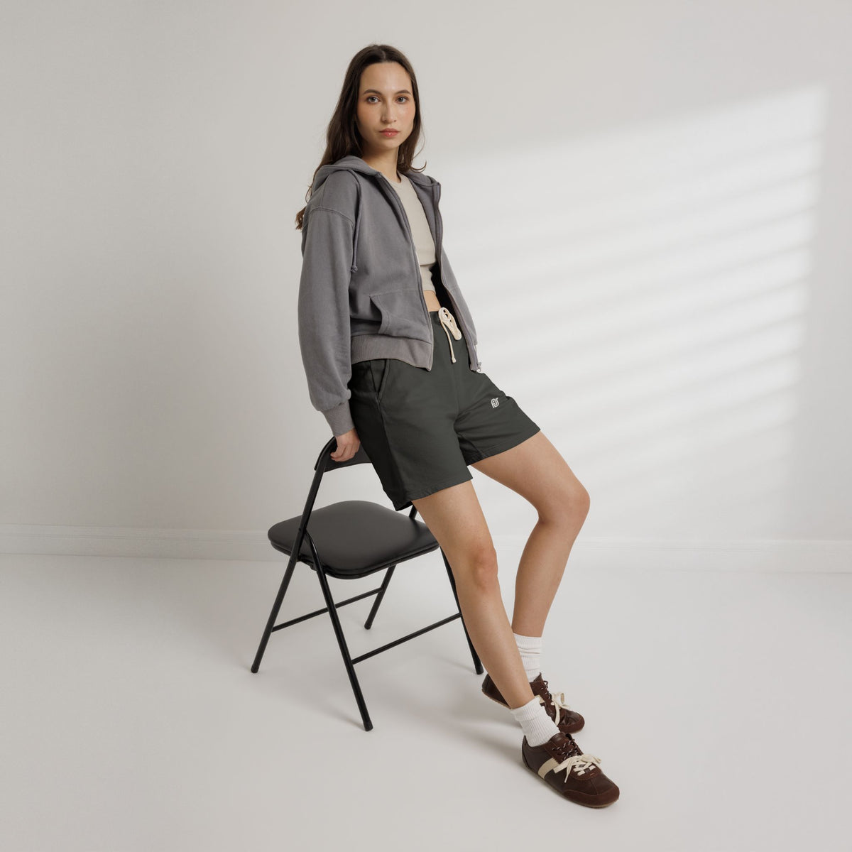FDT Session Short in Pepper, context view on a person (supplier mockup)